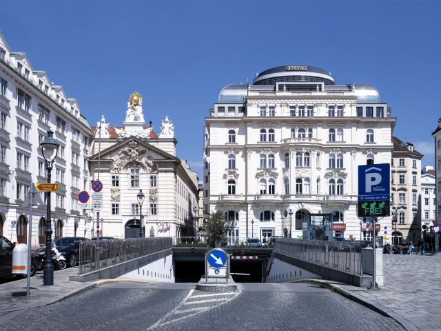 Garage am Hof Best in Parking Wien