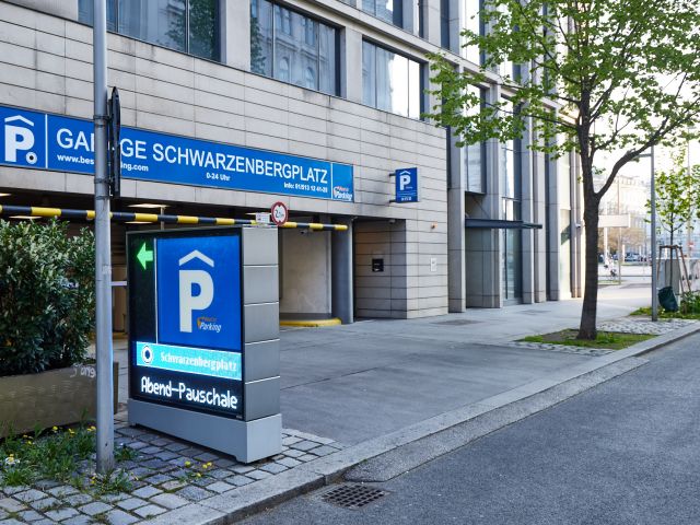 Schwarzenbergplatz