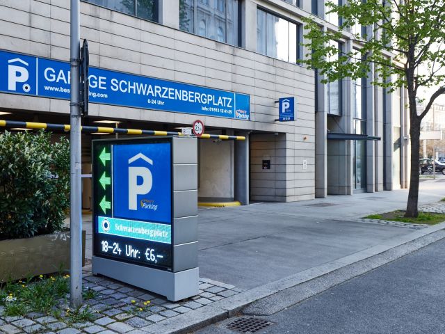 Schwarzenbergplatz Garage Abendparken